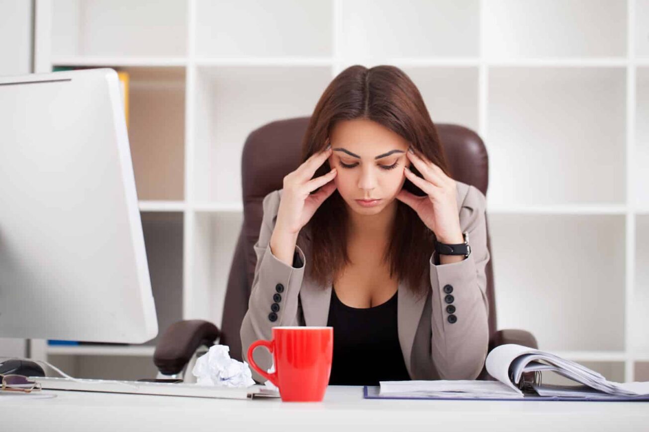 عادات خاطئة تدمر صحتك ومعيشتك .. يرجى الانتباة لها !! عادات خاطئة تدمر صحتك ومعيشتك .. يرجى الانتباة لها !!